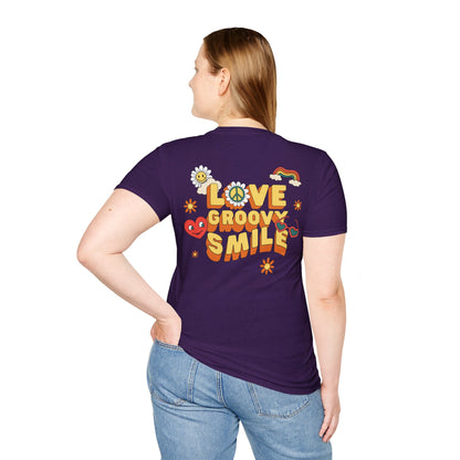 LOVE GROOVY SMILE T-SHIRT
